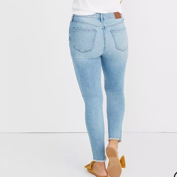 MADEWELL 9" High-Rise Skinny Crops: Button-Front - Picture 3 of 11